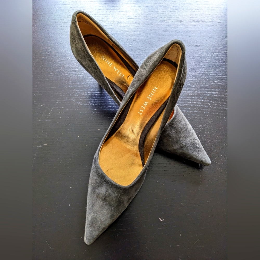 Suede Nine West Shoes, size 5.5
